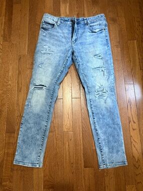 American Eagle Outfitters Light Wash Distressed Skinny Jeans